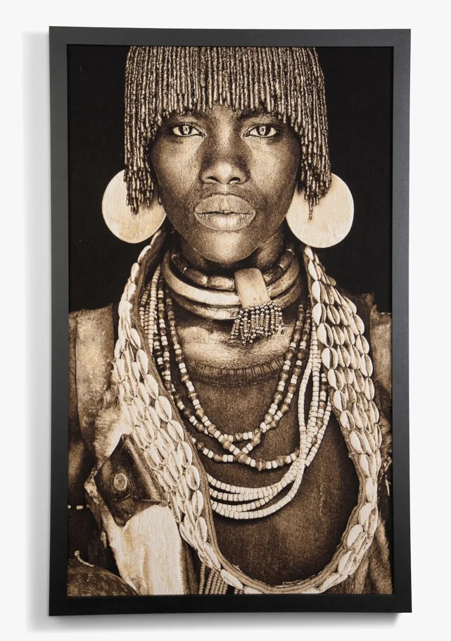 COCOmaison, Hamar Woman schilderij 75x125cm - Bruin