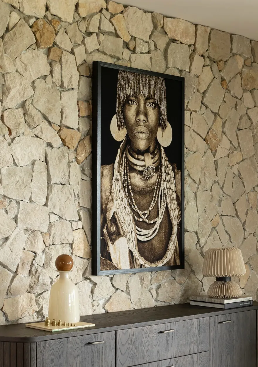 COCOmaison, Hamar Woman schilderij 75x125cm - Bruin
