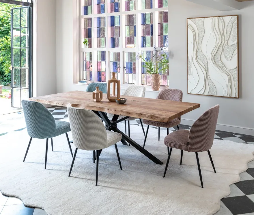 Living, eetkamertafel 210 x +/- 90/100 cm